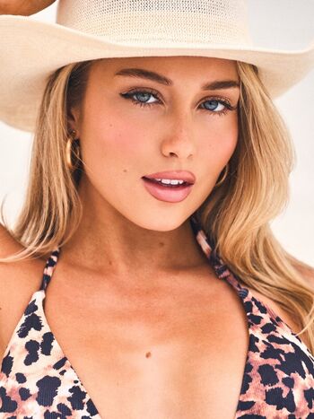 Country girls image