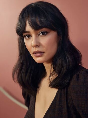 Courtney eaton image