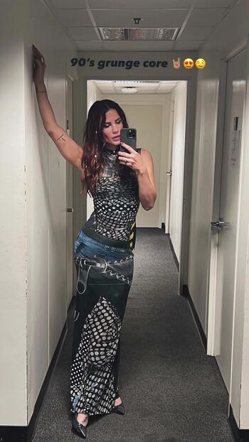 Courtney hope image