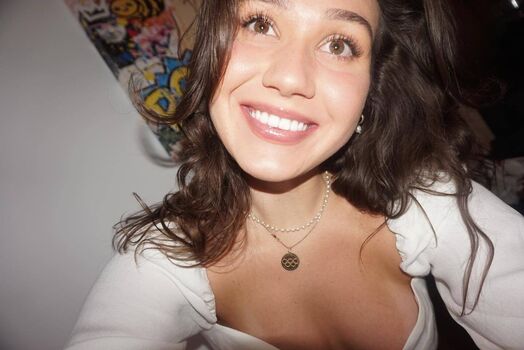 Courtney sarault image