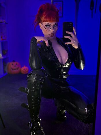 Cradleofcarmine image