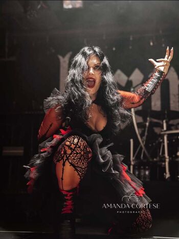Cristina scabbia image