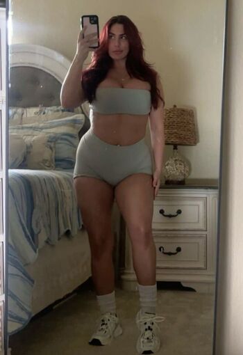 Curvy goddesses page 2 image
