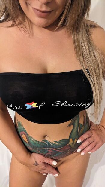 Curvysancha image