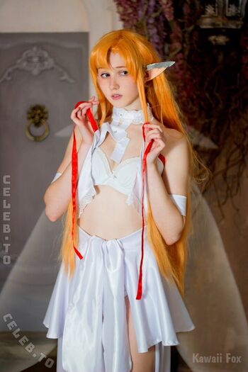 Cute foxy feet image