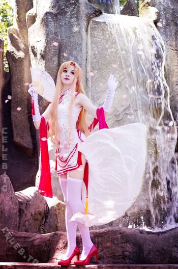 Cute foxy feet image