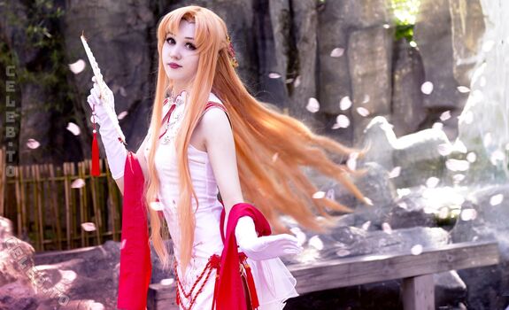 Cute foxy feet image