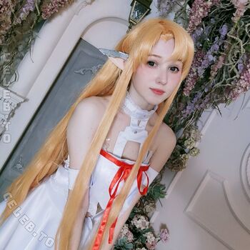 Cute foxy feet image