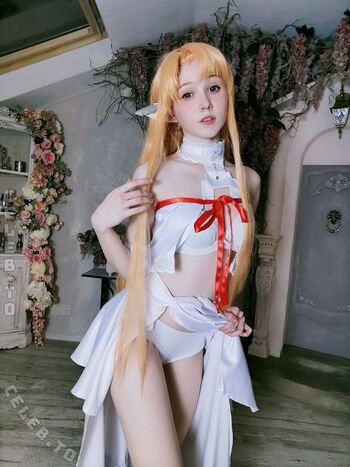 Cute foxy feet image