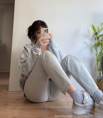 Cyberkitty page 9 image