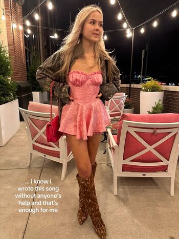 Daisy briggs image