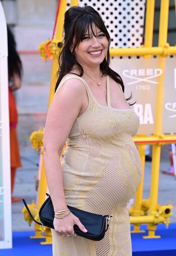 Daisy lowe image
