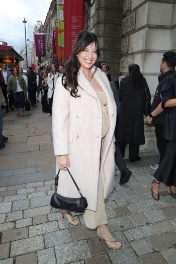 Daisy lowe image