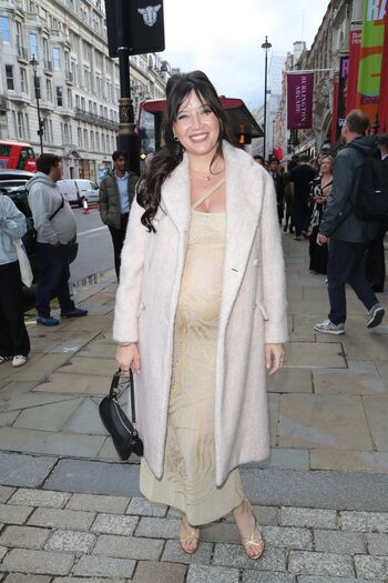 Daisy lowe image