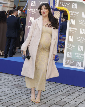 Daisy lowe image