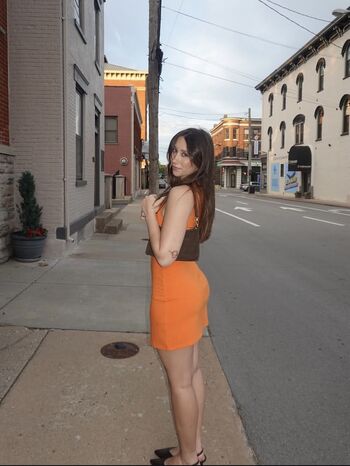 Dakota b asmr image