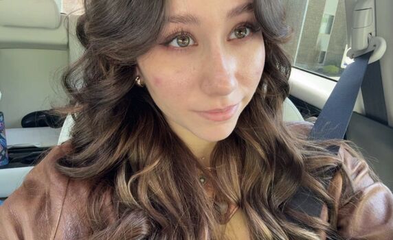 Dakota b asmr image