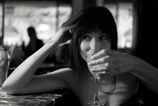 Dakota johnson image