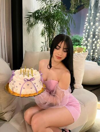 Daniela velsquez page 2 image