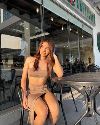 Daniela velsquez image