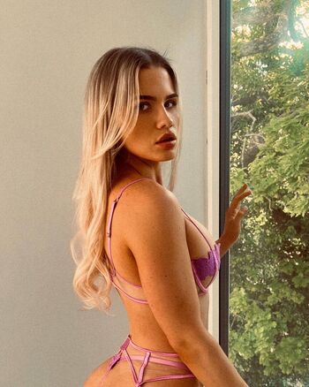 Daniella hemsley 1 image