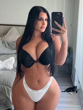 Daniella lynn image