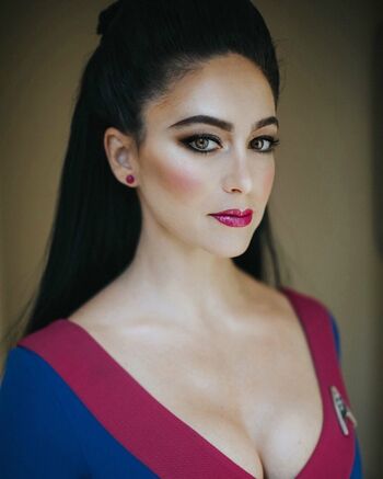 Danielle baker image