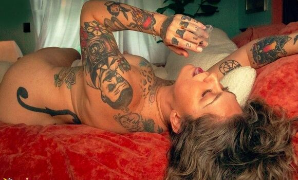 Danielle colby image
