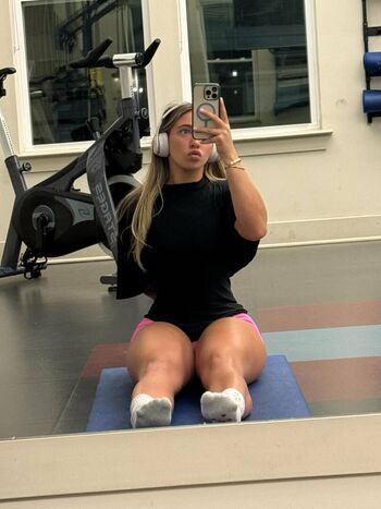 Danielle Cooper / danicooppss