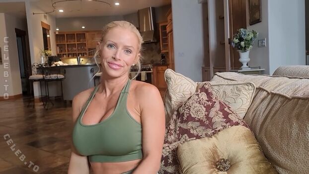 Danielle renae image