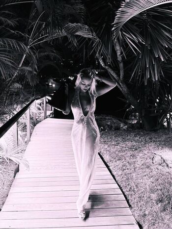 Danielle winits image