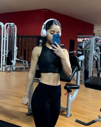 Danna renteria image