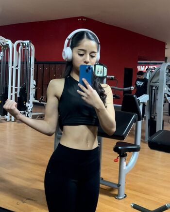 Danna renteria image