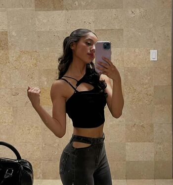 Danna renteria image