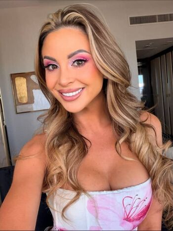 Danni ellexo image