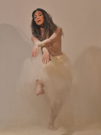 Danni suzuki image