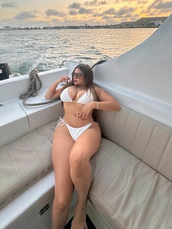 Dara vasquez image
