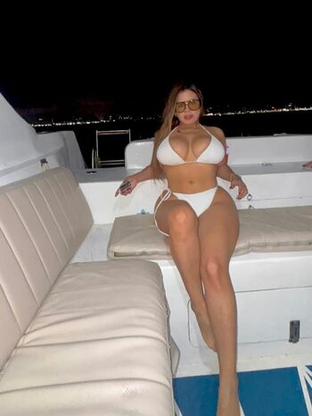 Dara vasquez image
