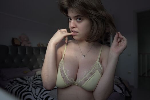 Daria aref page 2 image