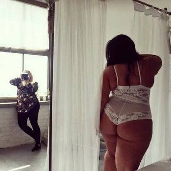 Dasha kovalenko image