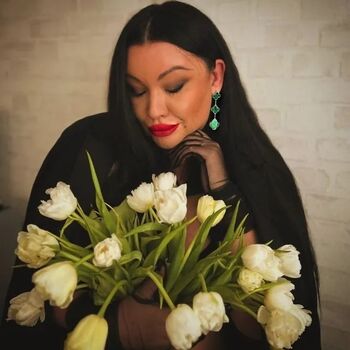 Dasha kovalenko image