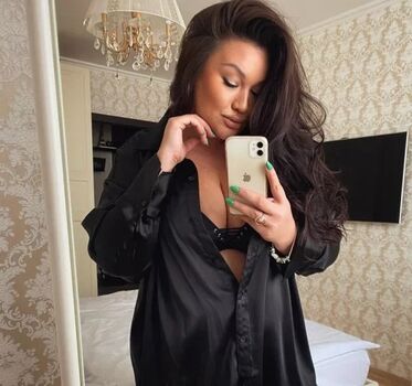 Dasha kovalenko image