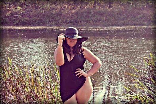 Dasha kovalenko image