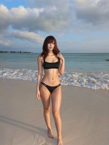 Daturakisses sacha wang image