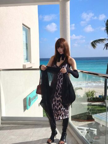 Daturakisses page 3 image