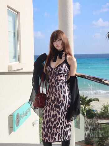 Daturakisses page 3 image