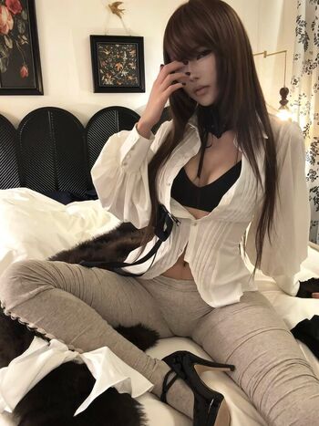 Daturakisses page 2 image