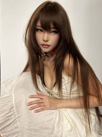 Daturakisses page 2 image