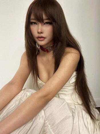 Daturakisses page 2 image