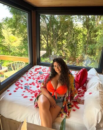 Davinia fructuoso page 2 image